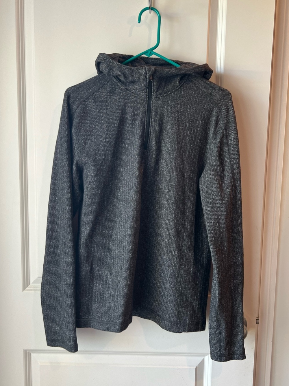 lululemon athletica Men's Surge Dark Gray Quarter-Zip Hoodie Sweater. Size small
